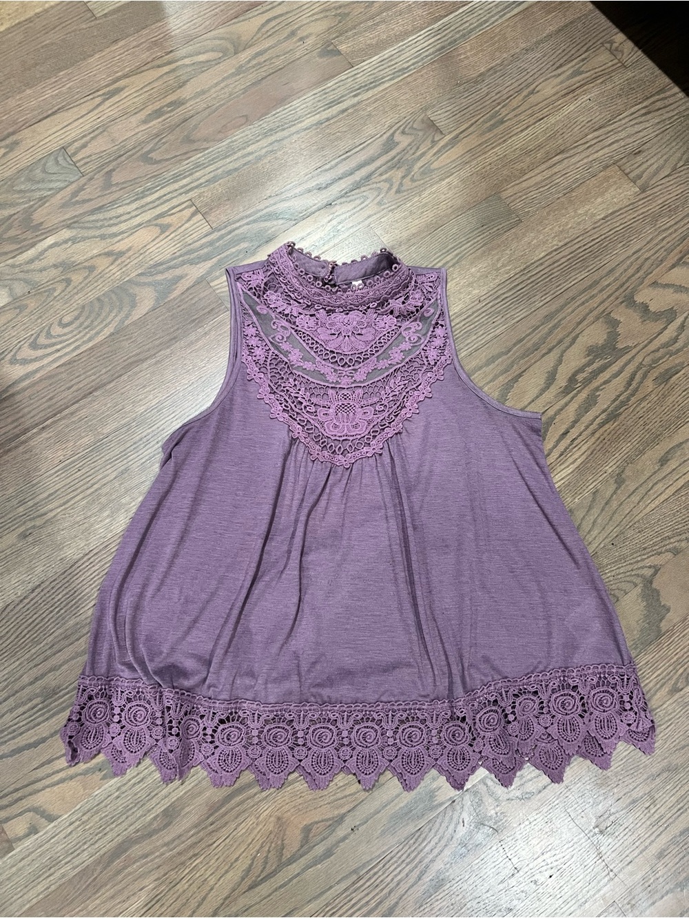 Xhilaration Lavender Lace Yoke Sleeveless Tank
